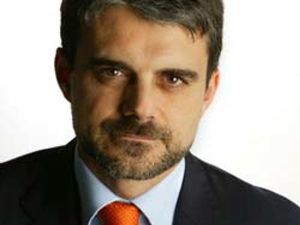 Malet: "Las empresas buscan fuera las oportunidades que no encuentran en España