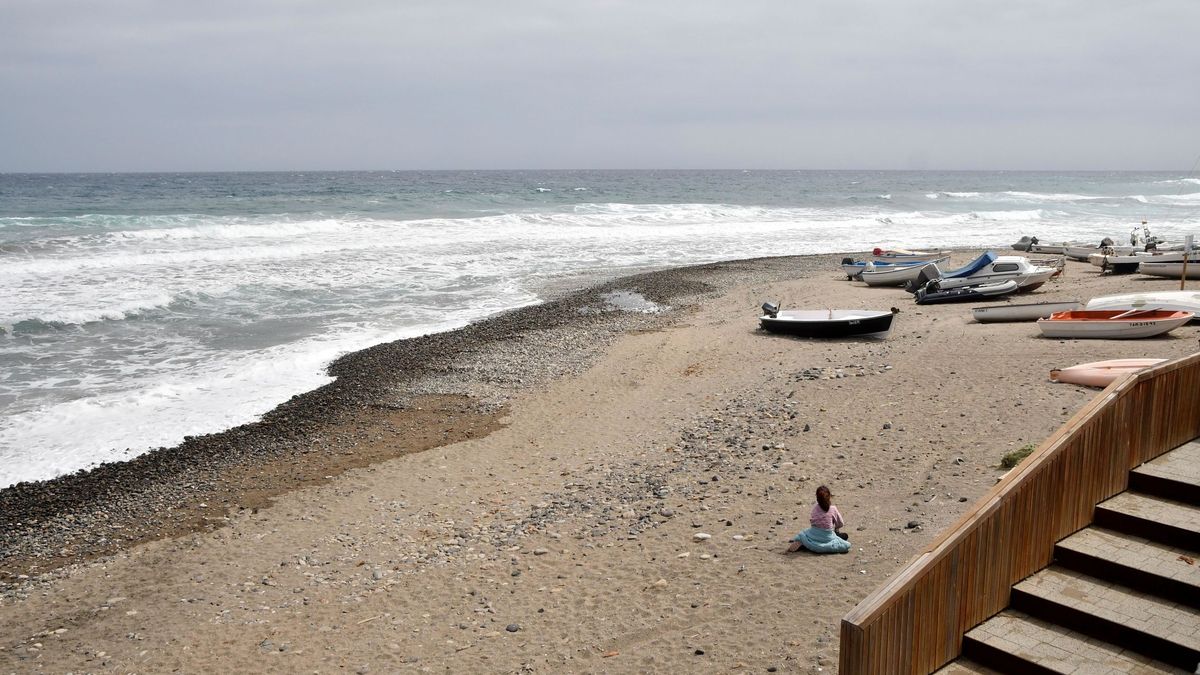 Encuentran el cadáver de una mujer en la orilla de la playa en Vera (Almería)
