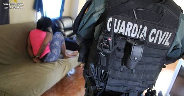 Foto: La Guardia Civil detiene a una pareja acusada del asesinato del empresario de Getxo (Vizacaya). (Guardia Civil)