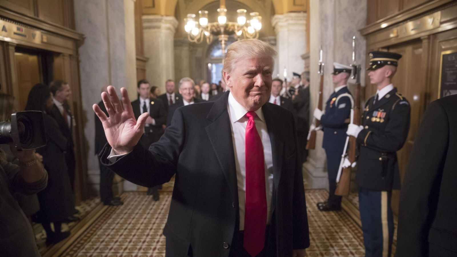 Foto: Donald Trump llega al capitolio para asistir a la ceremonia de su investidura. (Reuters)