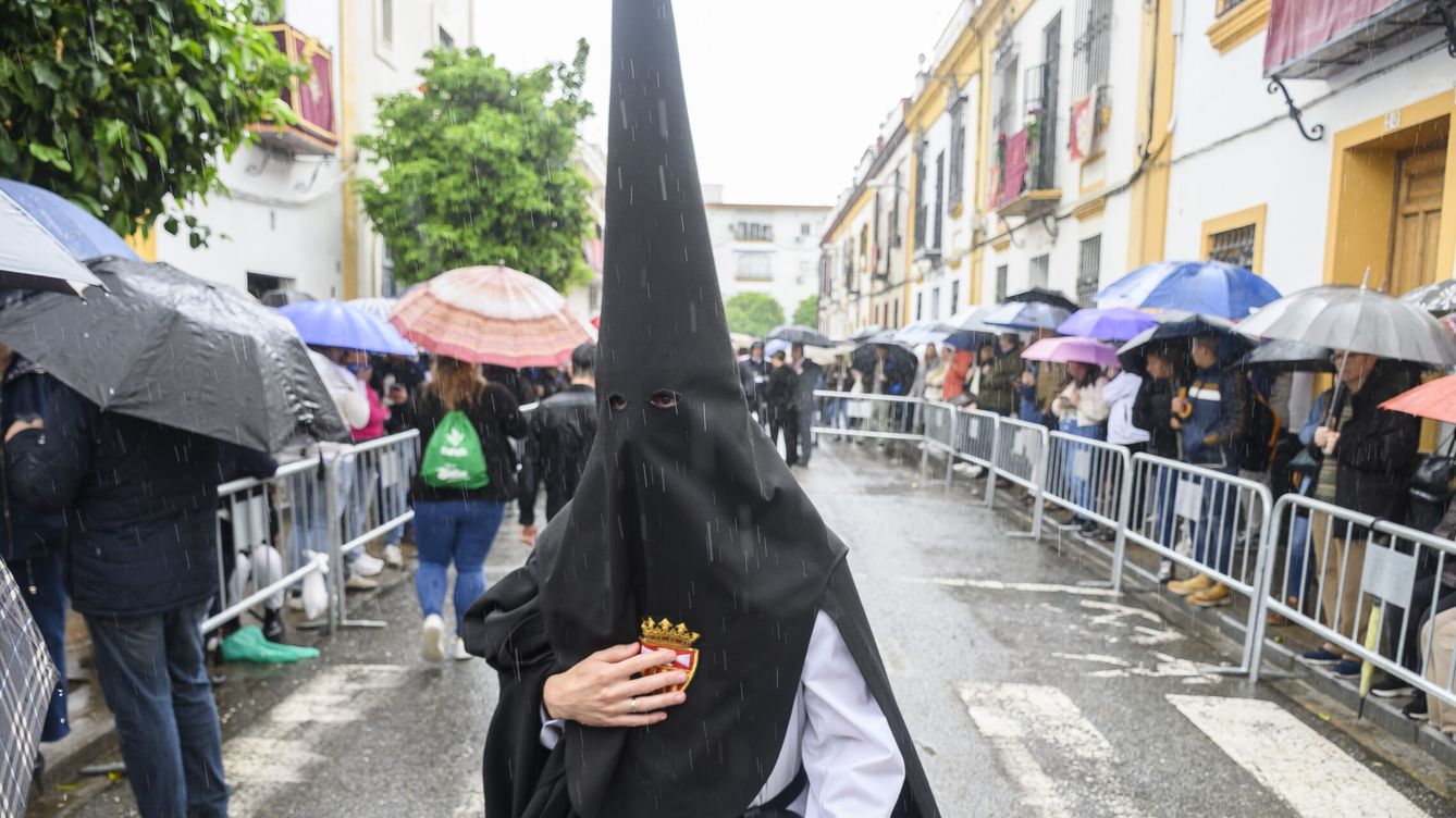 Foto: Semana Santa 2024 en Sevilla, Madrid y más | Itineario, horario y lluvia de las procesiones del Jueves Santo, en directo EFE  Raúl Caro. 