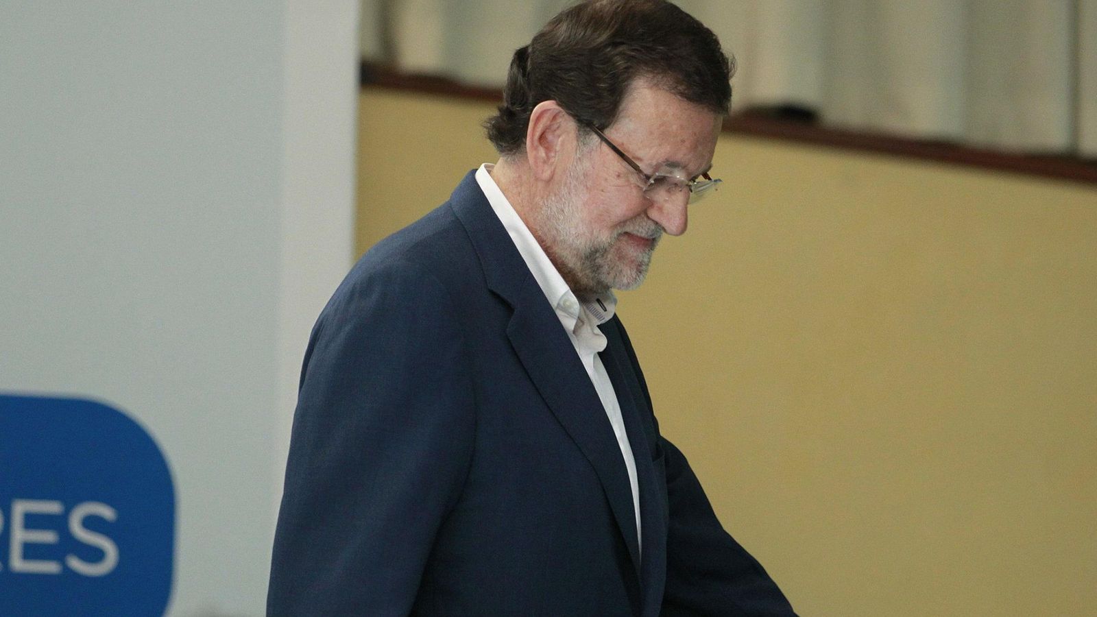 Foto: Rajoy tras suspender el mitin (Efe).