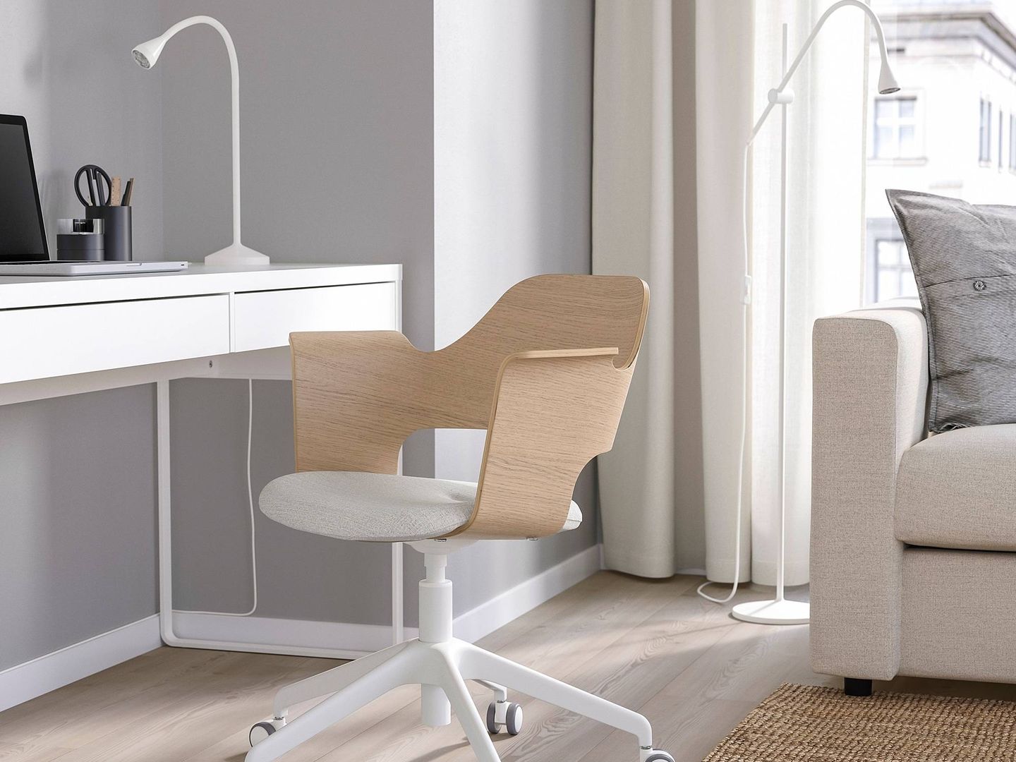 Busca la mejor silla para tu despacho, como esta de Ikea. (Cortesía)