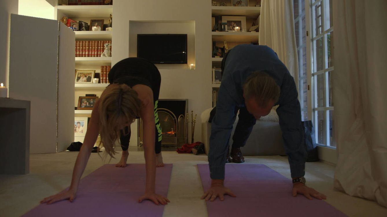 Ana Obregón y Bertín Osborne practicando yoga