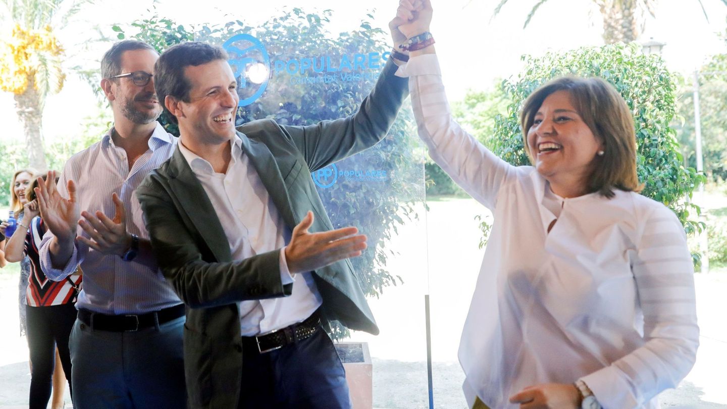El presidente del PP, Pablo Casado, y la presidenta del PPCV, Isabel Bonig. (EFE)