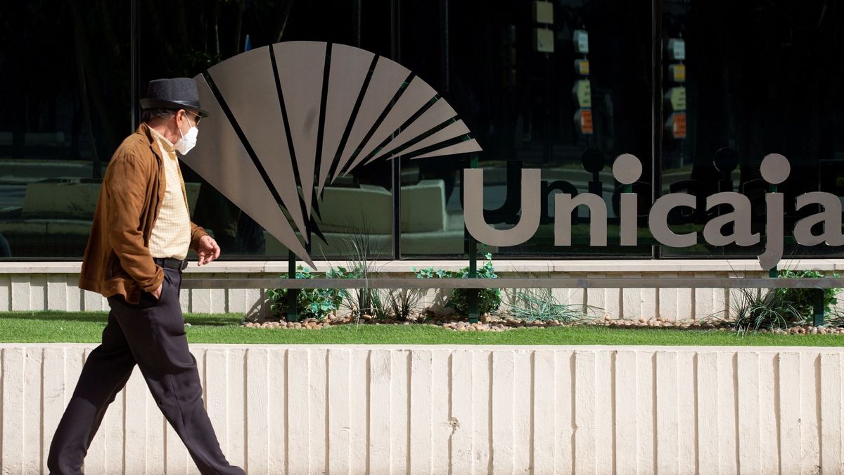 Unicaja Banco cerrará 143 oficinas el 18 de marzo tras su fusión con Liberbank