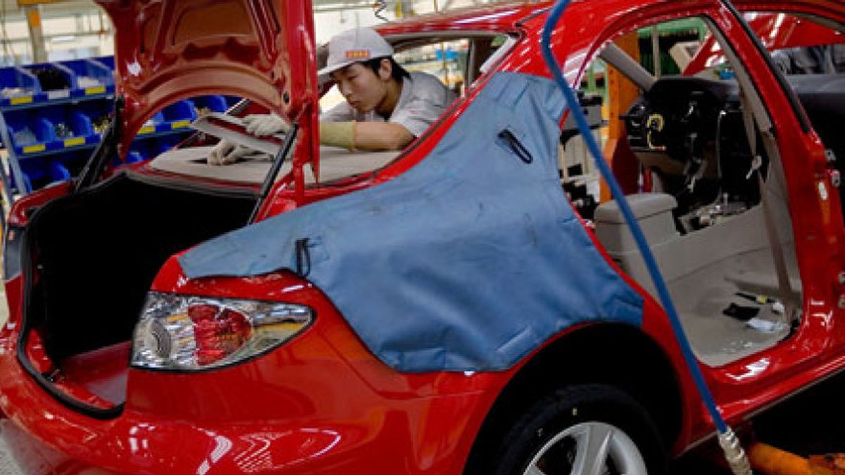 Mazda, condenada a indemnizar a los padres de un empleado que se suicidó por exceso de trabajo