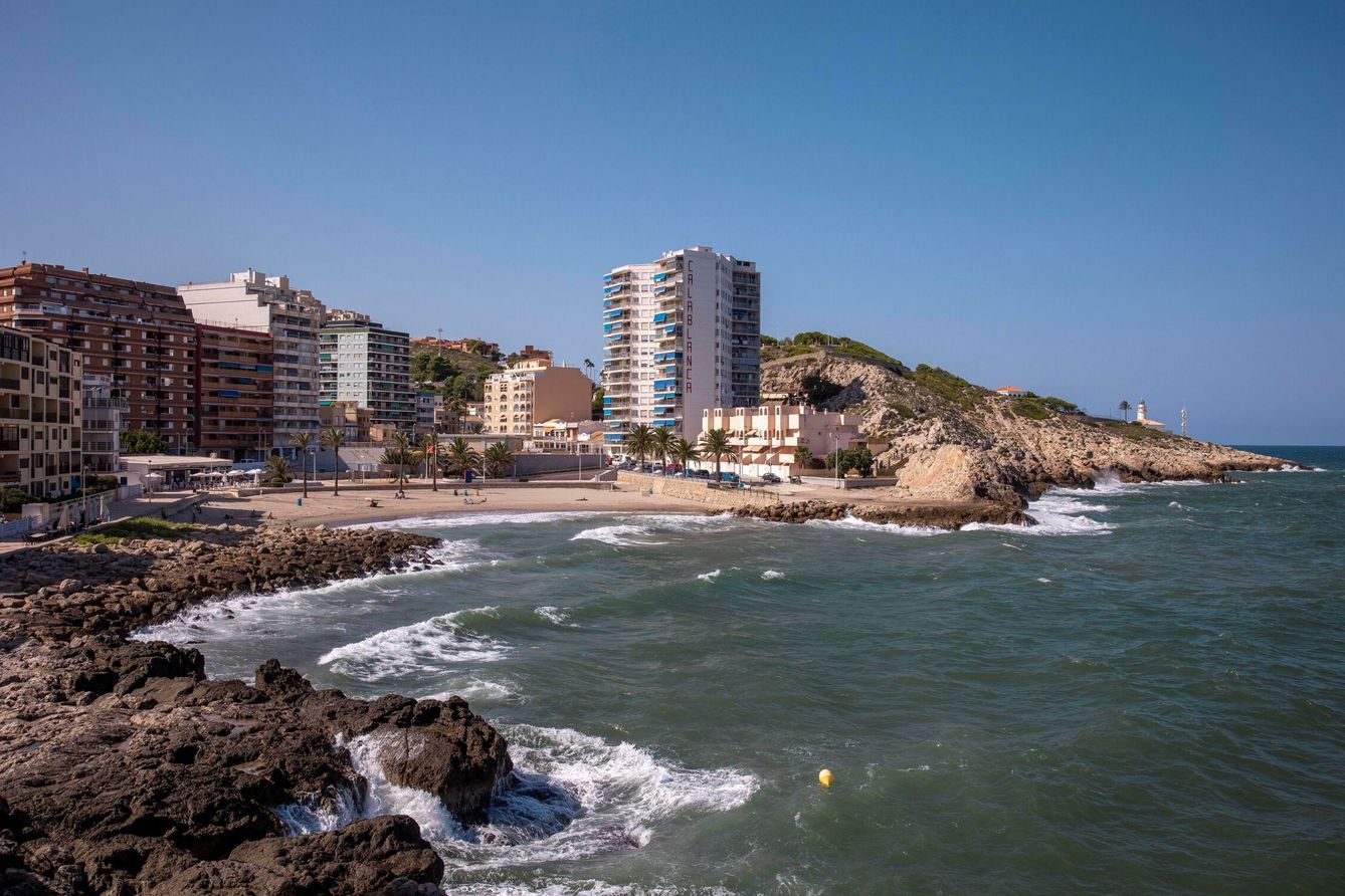 Valencia tiene playas muy limpias, y se pueden visitar durante todo el año (EFE/Biel Aliño)