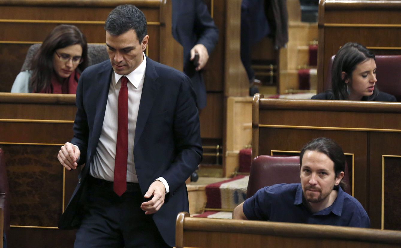 Sánchez e Iglesias, durante la sesión constitutiva del Congreso. (EFE)