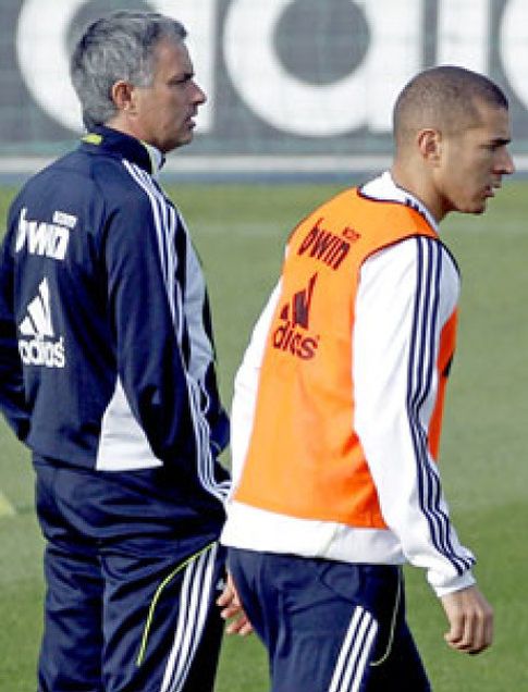 Foto: Mourinho: 'Hay otros tan caros como Benzema que no le hacen un gol a nadie y no se les critica'