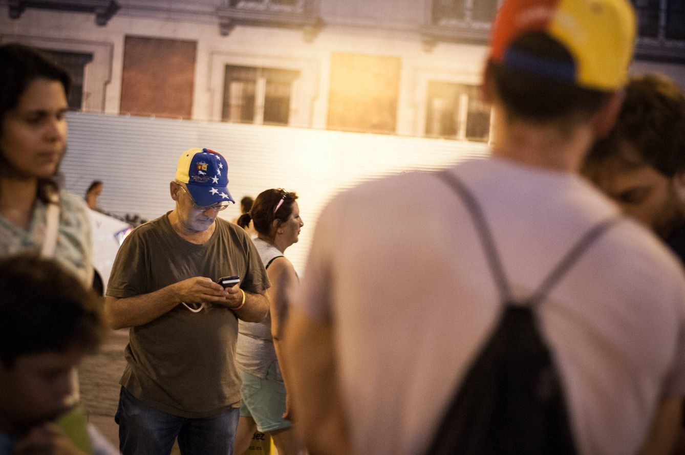 Concentración de antichavistas en las calles de Madrid. (C. C.)