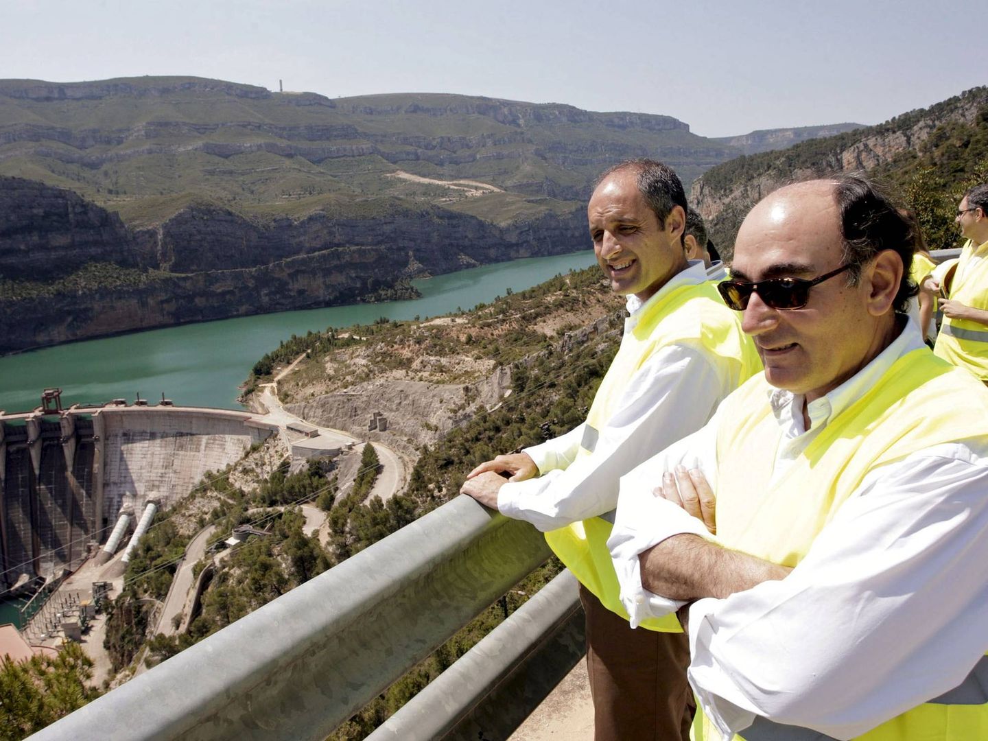 Imagen de archivo del 'expresident' de la Generalitat Francisco Camps, acompañado por el presidente de Iberdrola, Ignacio Sánchez Galán, en 2013 en la central de Cortes-La Muela. (EFE/Generalitat)