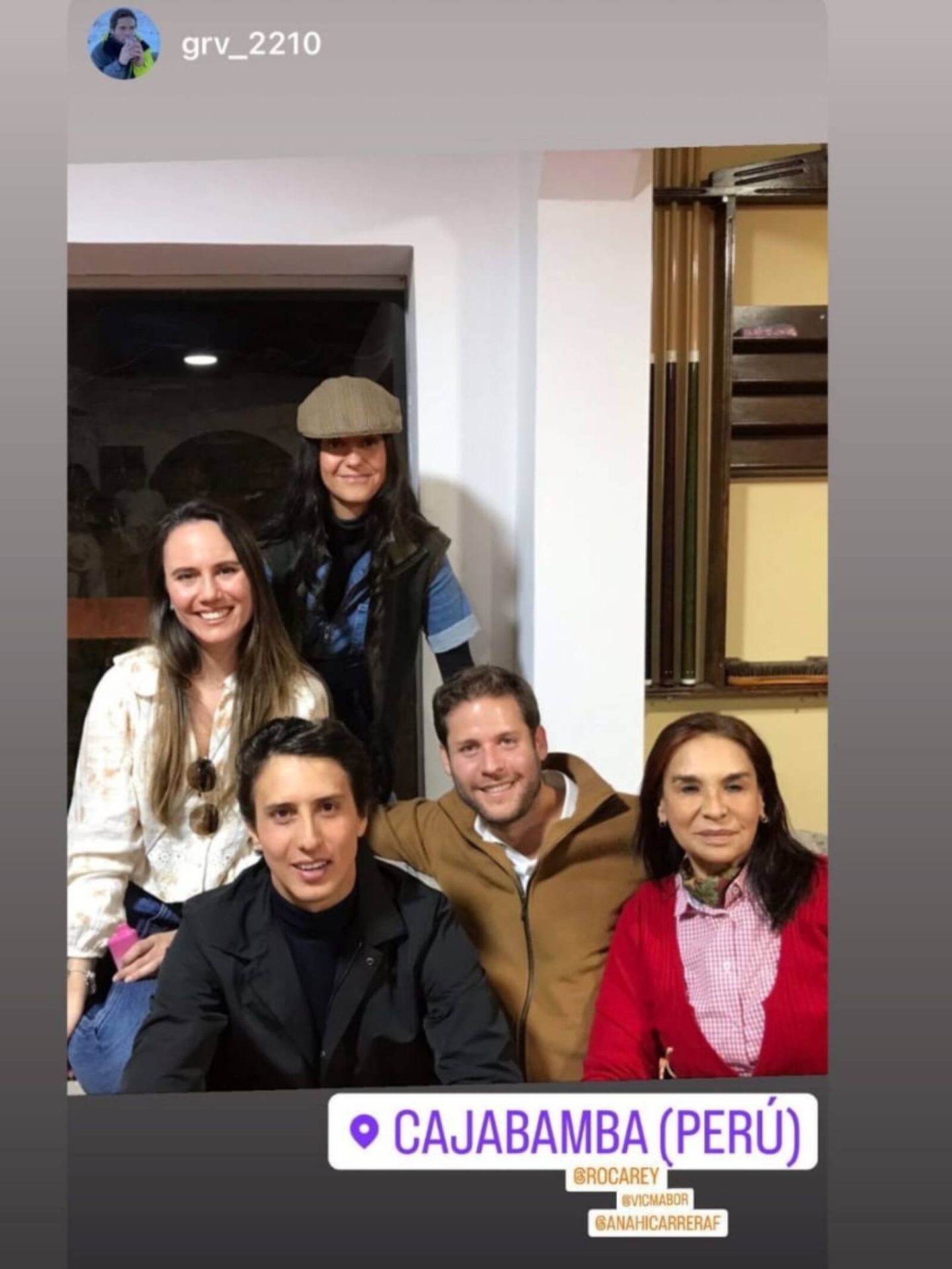Victoria Federica, junto a Roca Rey y varios amigos en Perú. (Instagram/@anahicarreraf)