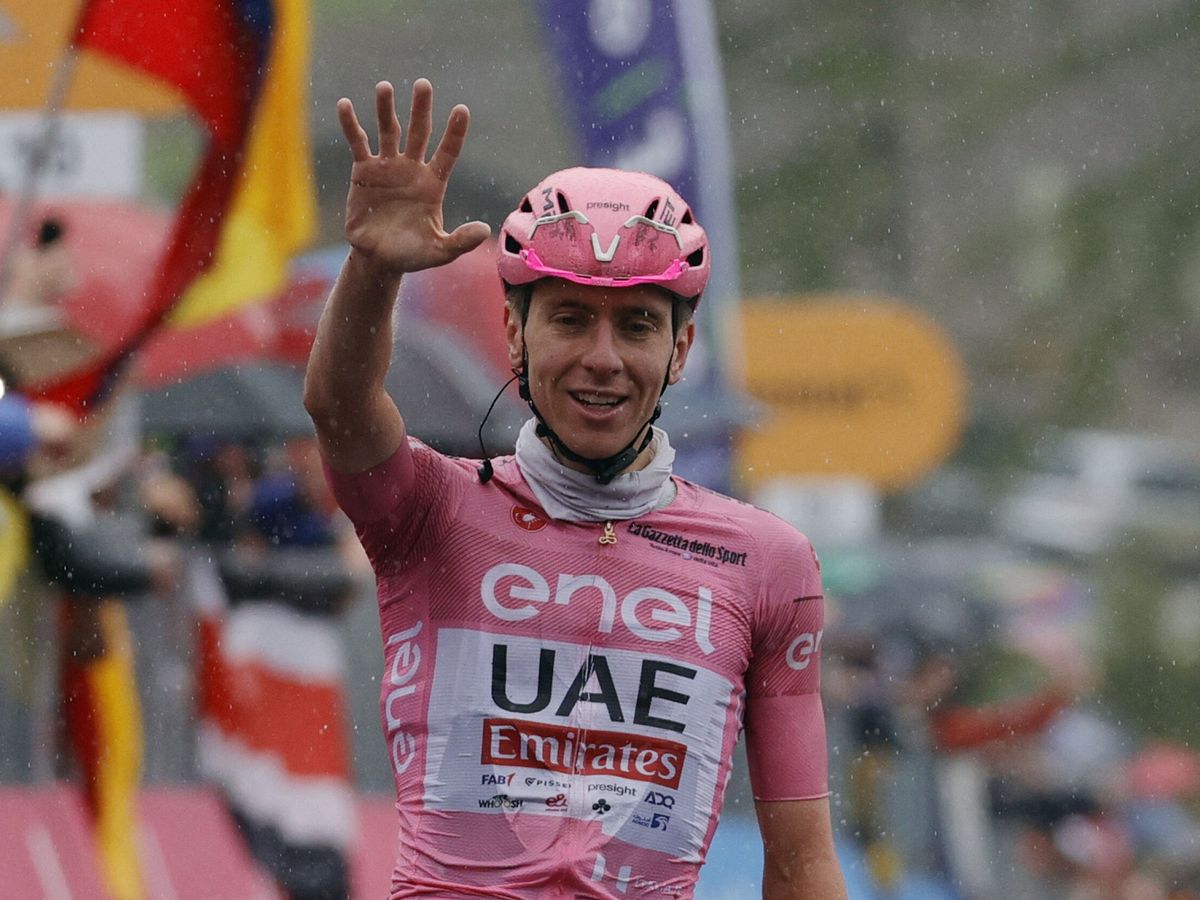 Foto: Pogacar celebra su victoria en la decimosexta etapa. (Reuters/ Ciro de Luca)