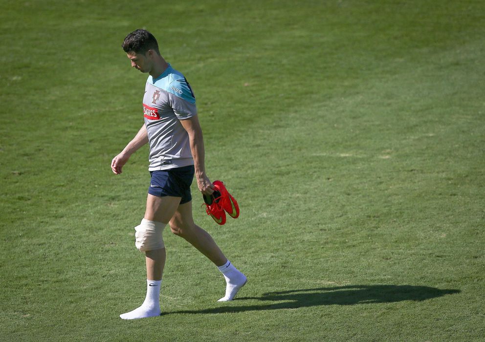 Foto: Cristiano Ronaldo ha tenido que cuidarse su rodilla izquierda durante el Mundial (EFE).