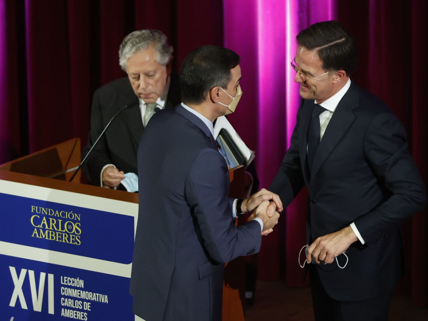 Pedro Sánchez y Mark Rutte. (Reuters/Susana Vera)
