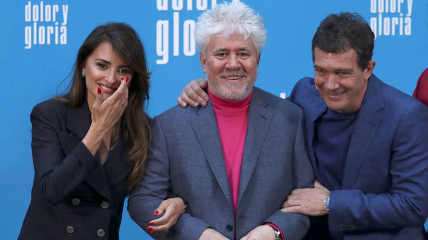  Pedro Almodóvar, Penélope Cruz y Antonio Banderas, durante la presentación de 'Dolor y gloria'. (EFE)