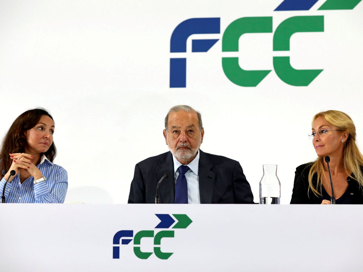 Foto: Carlos Slim, Esther Koplowitz y Esther Alcocer Koplowitz (Reuters)