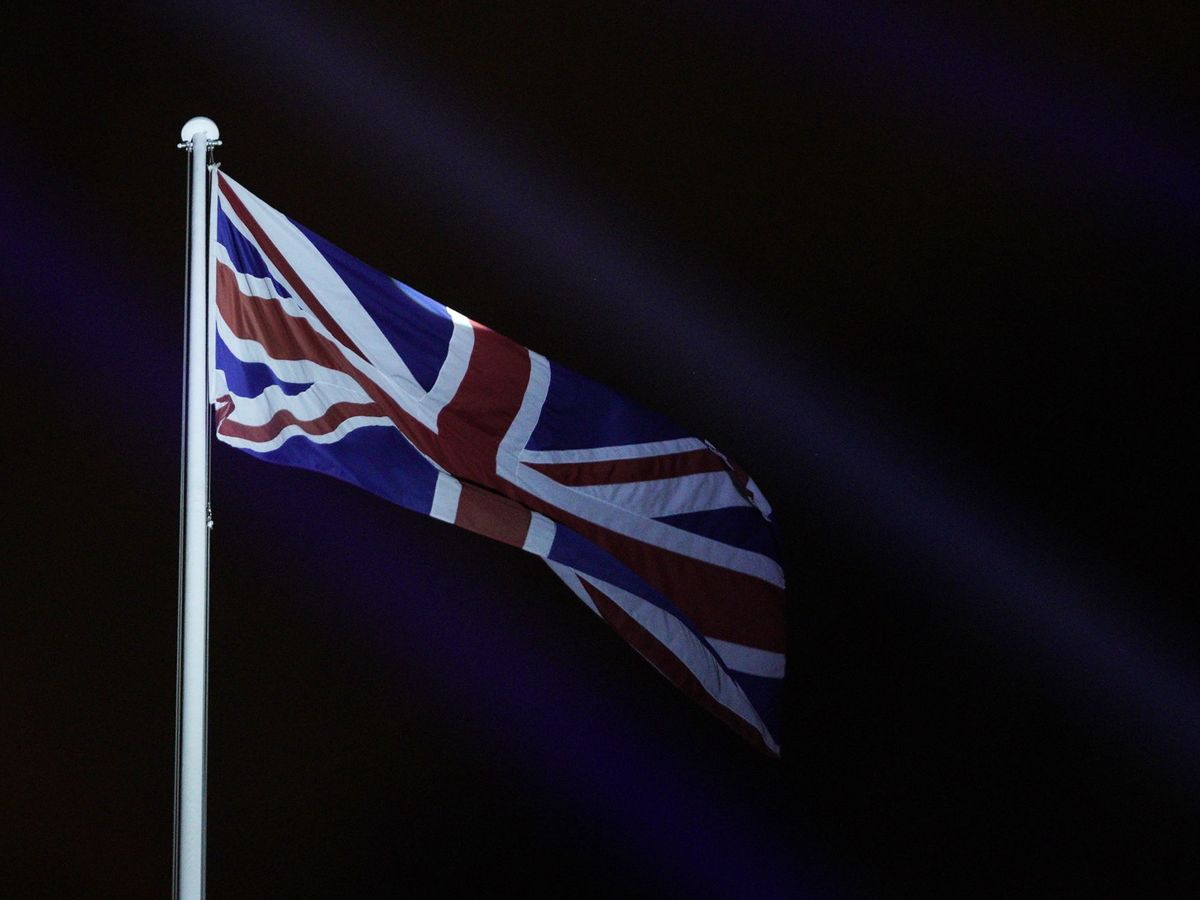 Foto: Bandera británica en el 10 de Downing Street el día del Brexit. (Reuters)