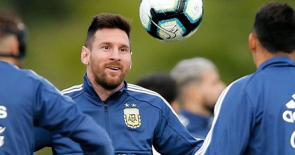 Foto: Leo Messi en un entrenamiento con la Selección de Argentina para preparar la Copa América. (Efe)