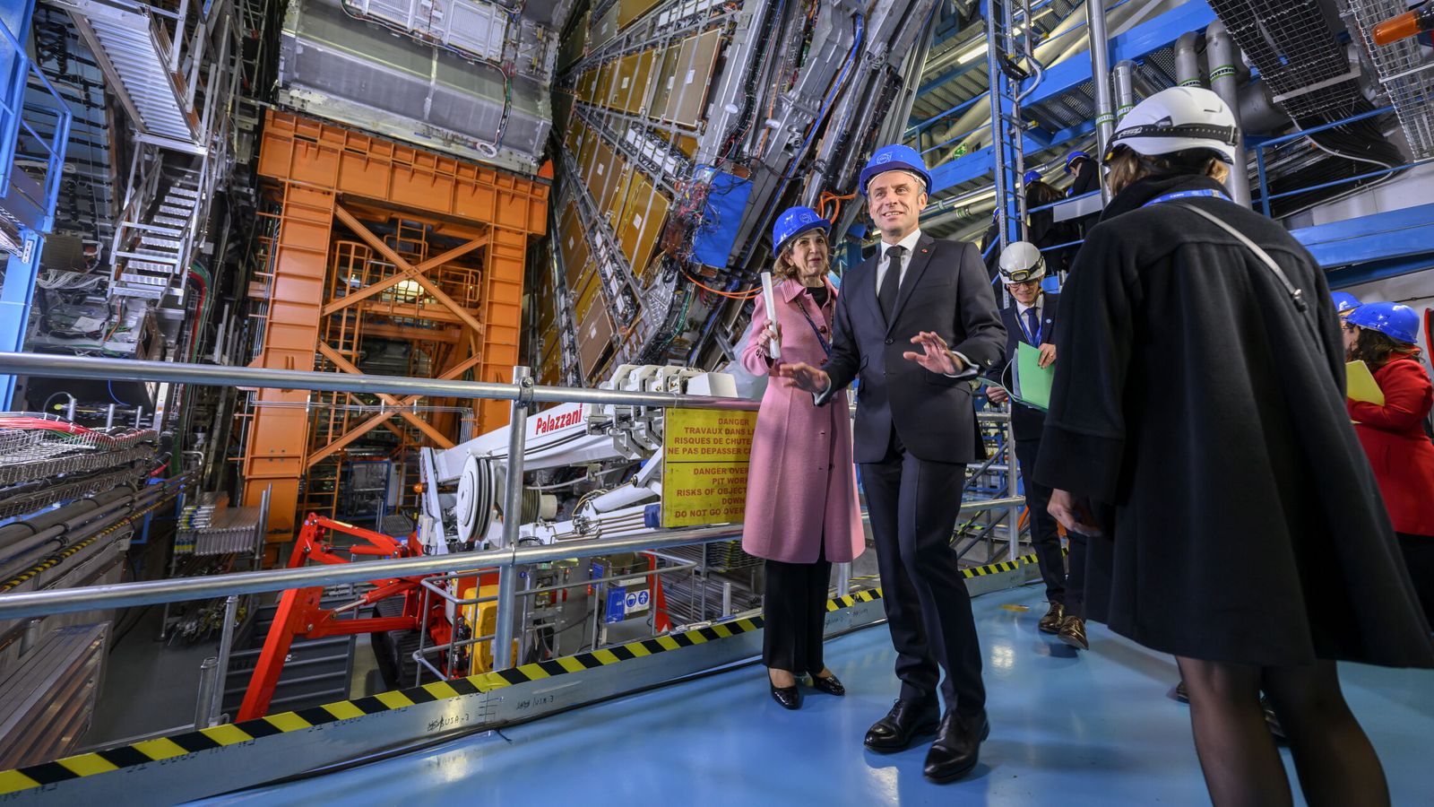 Visita de Macron al CERN. (EFE)