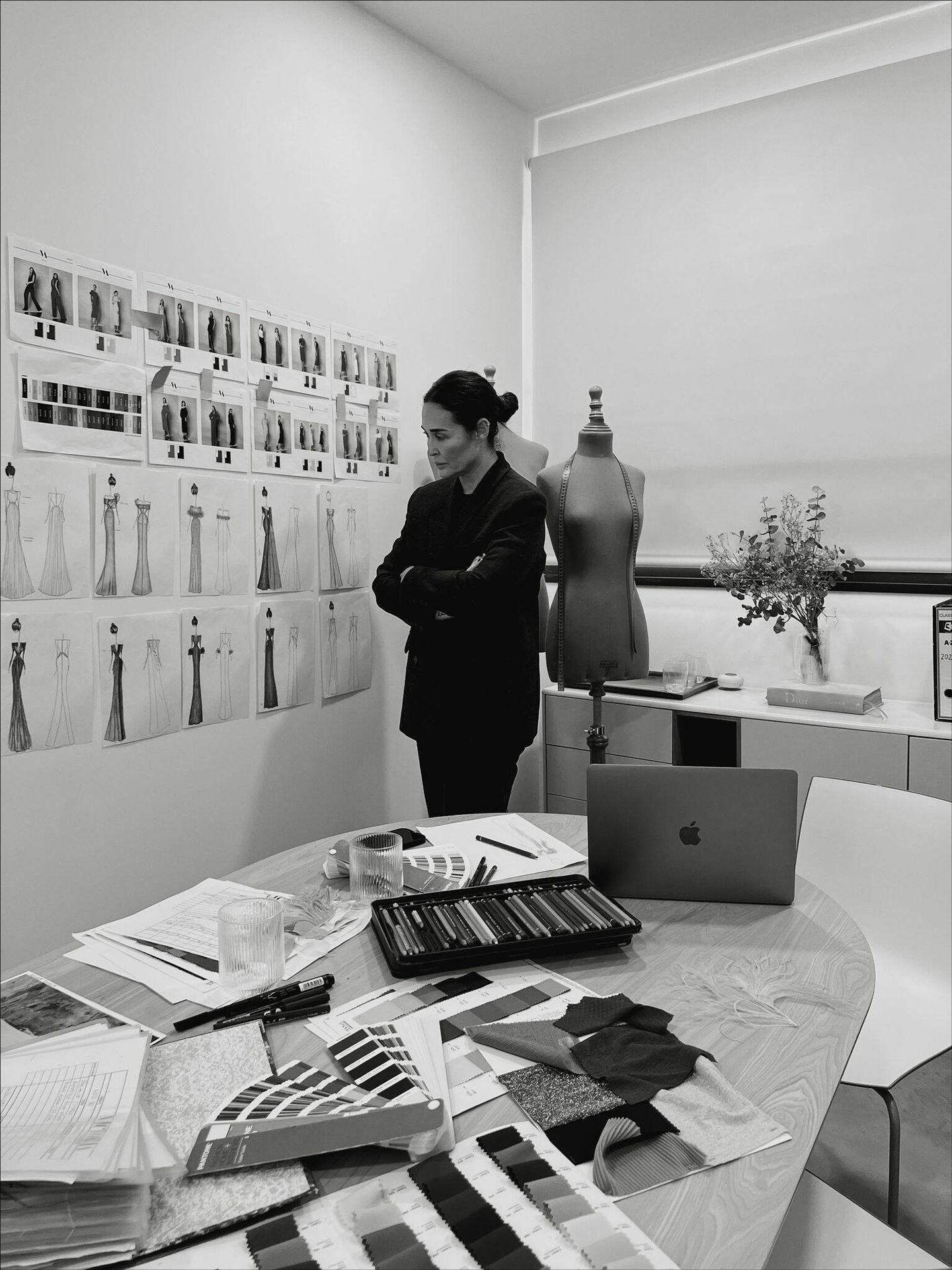 Vicky Martín Berrocal trabajando en su taller. (Cortesía)
