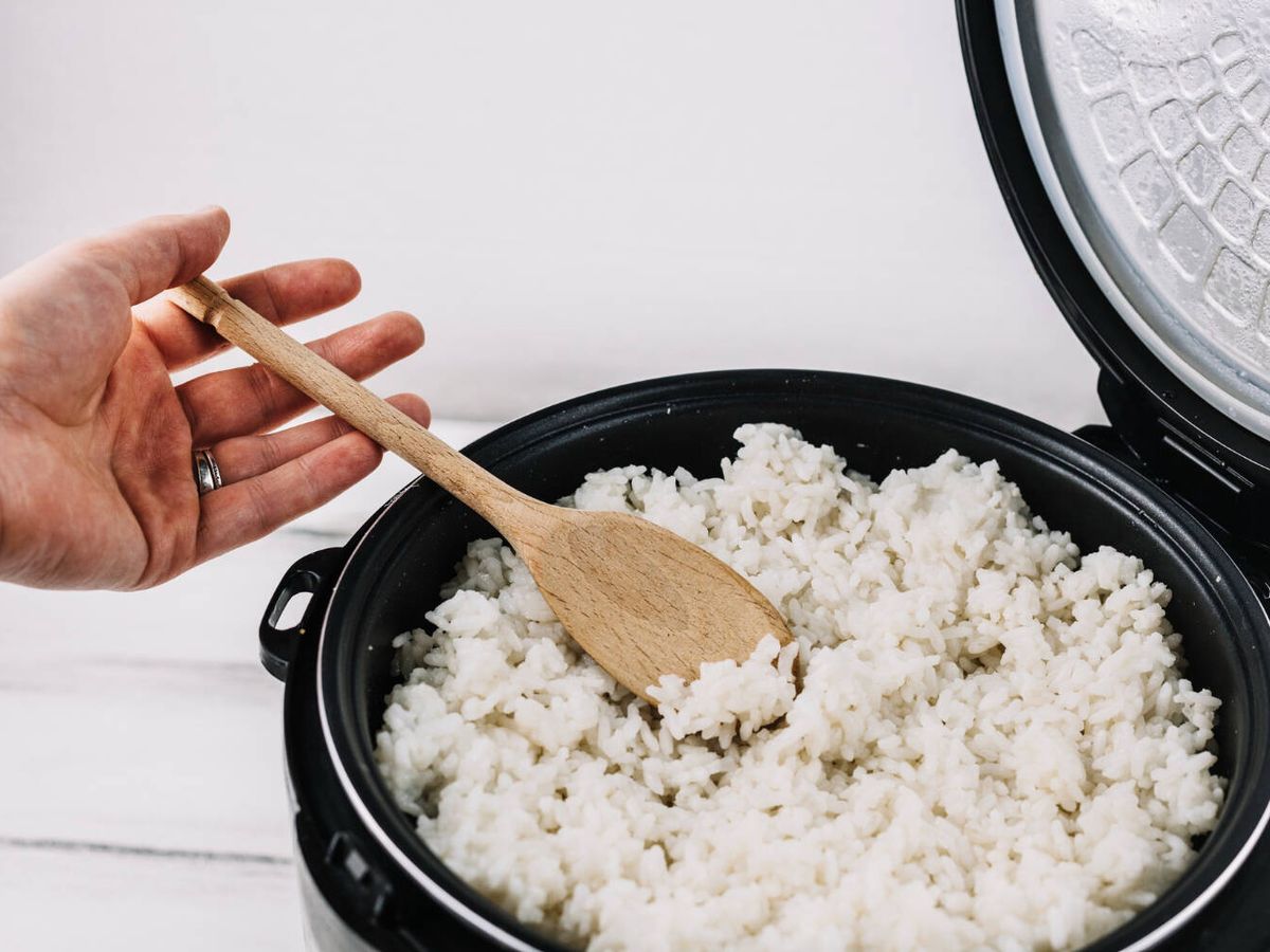 Foto: Este es el truco definitivo para recalentar el arroz y que quede como recién hecho. (Freepik)