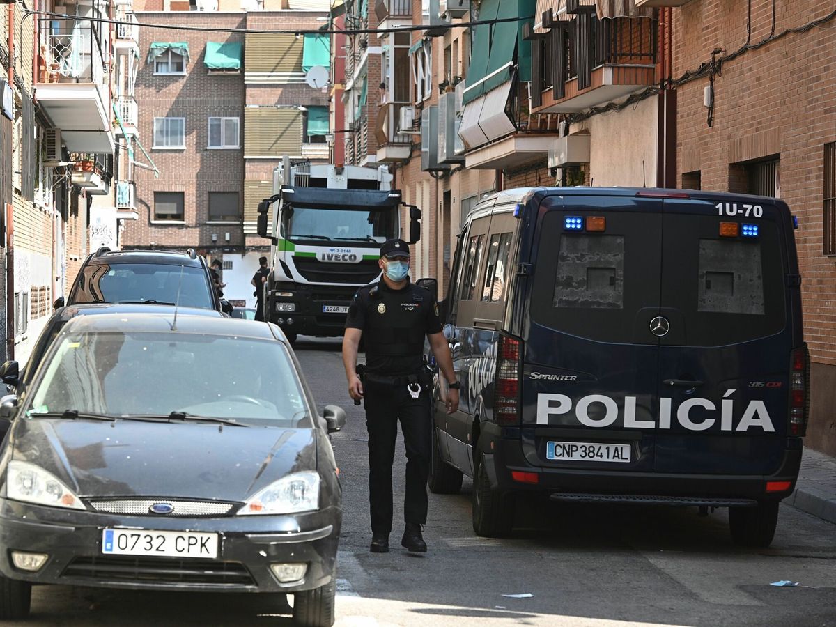 Foto: Un agente de Policía en Madrid. (EFE)