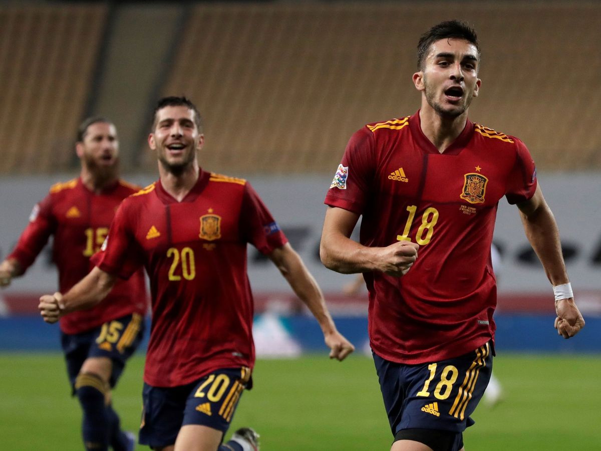 Foto: Los jugadores de España celebran uno de los goles frente a Alemania. (EFE)