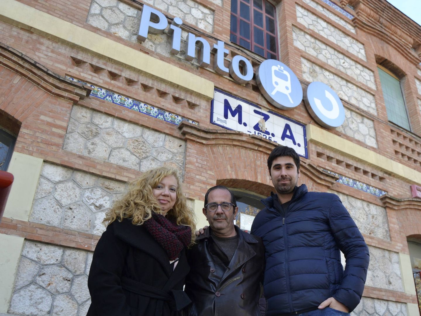 De izquierda a derecha: La alcaldesa de Ciempozuelos (Chus Alonso), el de Pinto (Rafael Sánchez) y el portavoz de Getafe (Alex Martín) (M.Z.)