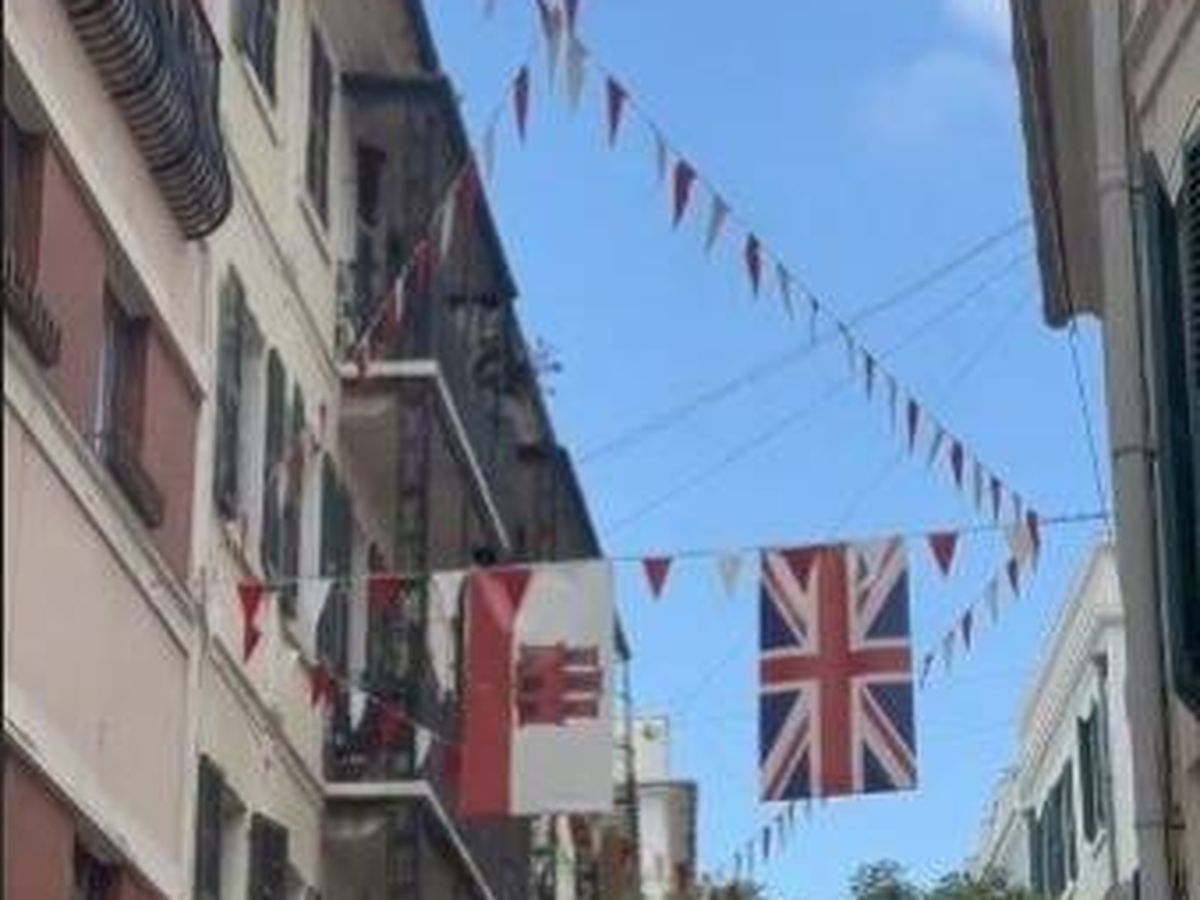 Foto: Las calles de Gibraltar muestran banderas británicas (TikTok/@ferando.mp221)