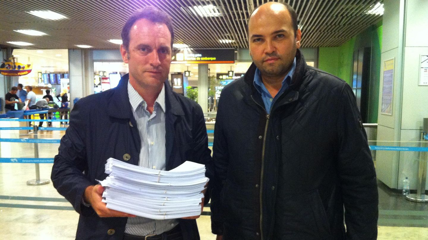 Portero y el abogado Rodríguez Arias antes de viajar a Argentina a denunciar los casos sin resolver. (RRB)