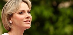 Post de El look más coquette de Charlene de Mónaco: maquillaje Pam y ondas McDonald
