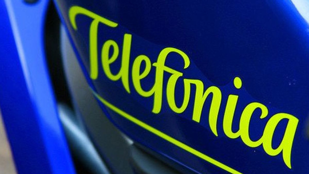 El Gobierno permite a Telefónica vender su 13% en Hispasat