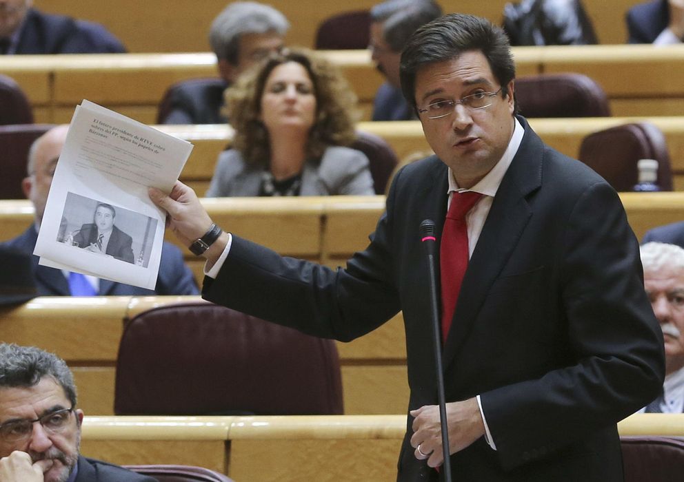 Foto: El secretario general del Grupo Socialista en la Cámara Alta, Óscar López (EFE)