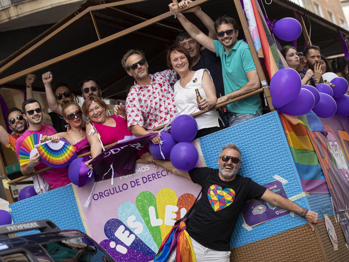 Foto: Fiestas por el Orgullo LGTBIQ+ en Madrid 2024: horario, recorrido y cortes de tráfico por el desfile (EFE / Marcial Guillén)
