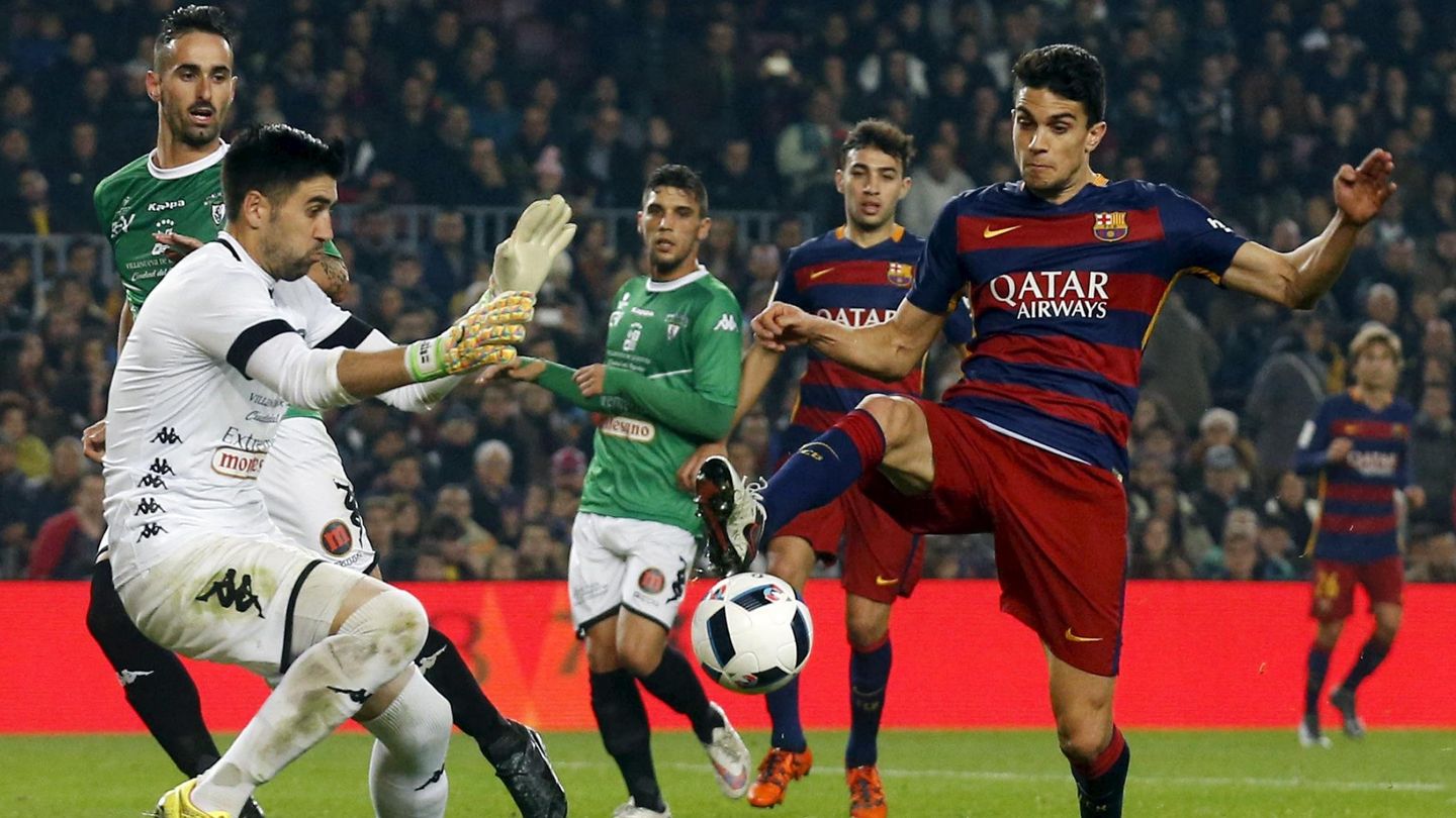 El Villanovense disputa un partido de Copa del Rey contra el Barça. (Reuters/Albert Gea)