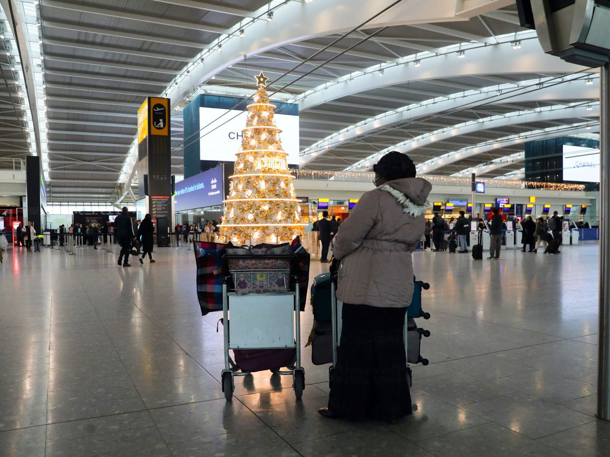 Foto: Interior de la terminal 5 de Heathrow. (Reuters/Alishia Abodunde)
