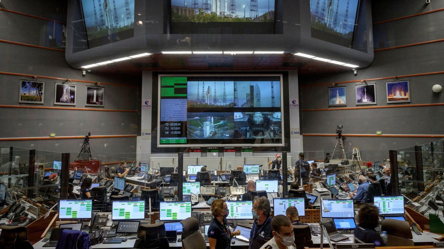Sala de control del lanzamiento. (Reuters)