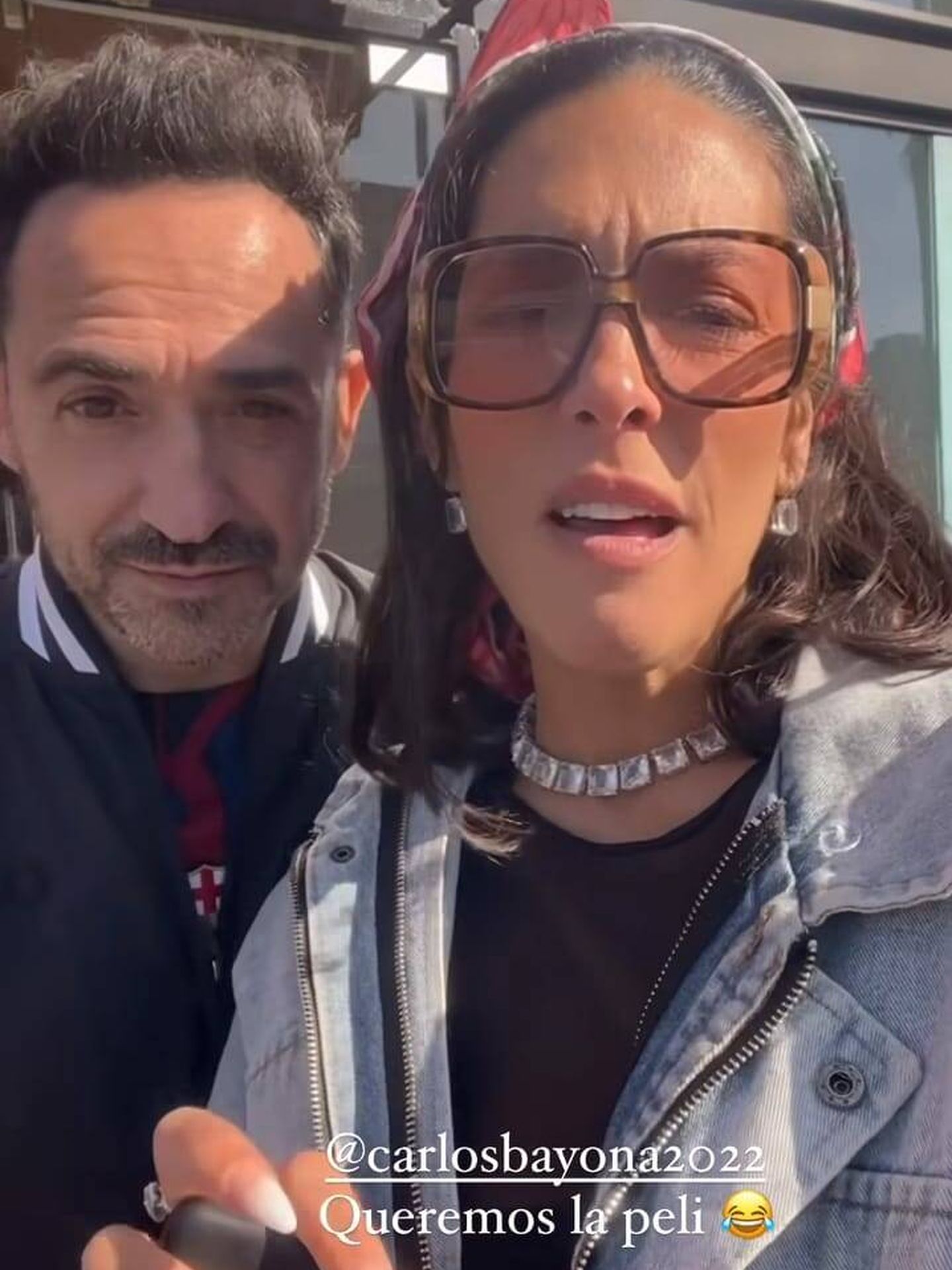 Historia de Lorena Castell junto a Carlos Bayona, compañero musical de la presentadora y hermano de Juan Antonio. (Instagram/@lorenacastell)