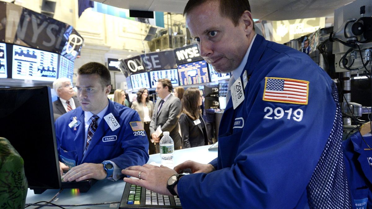 Wall Street relaja la euforia tras el 'rally' de los últimos días en una jornada sin tendencia