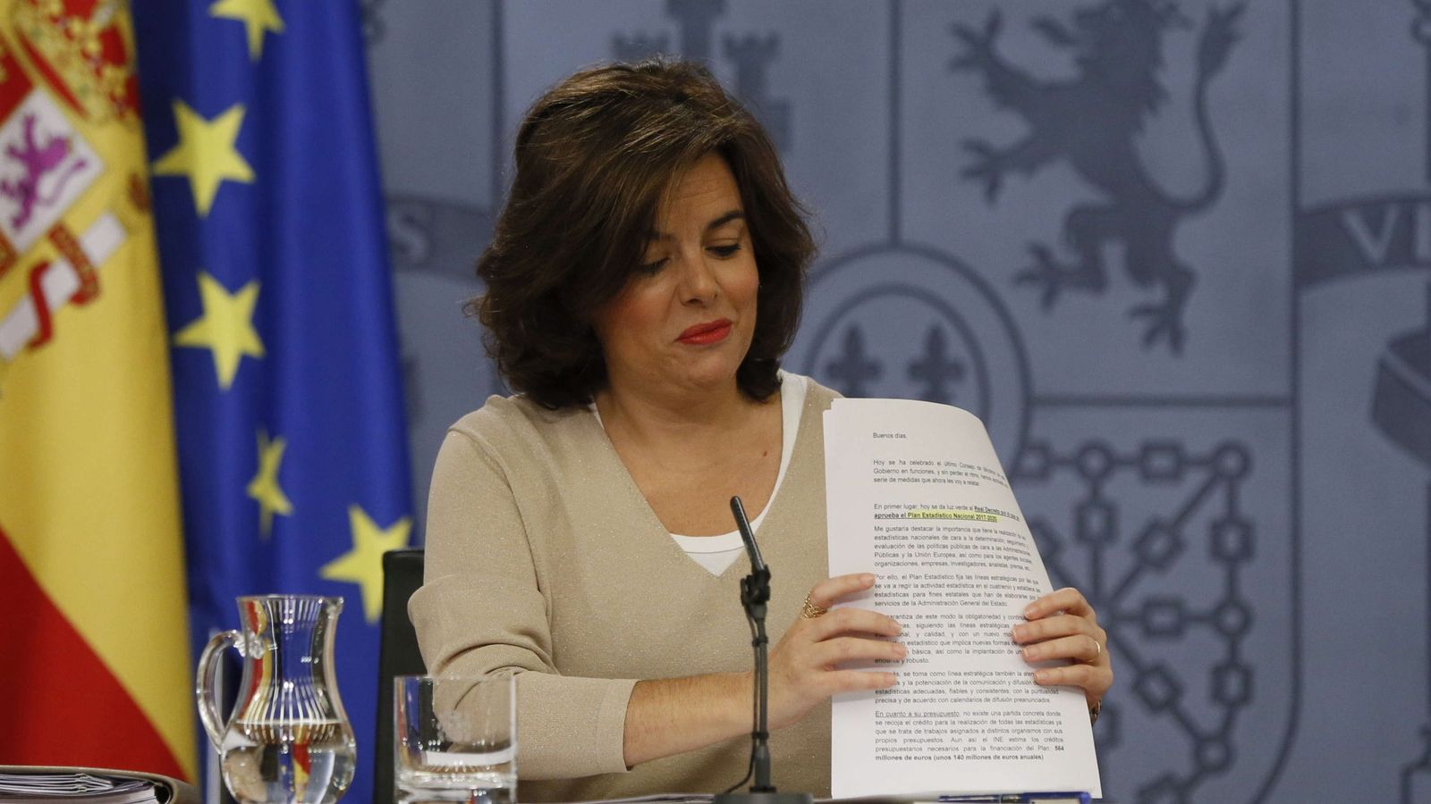Foto: Soraya Sáenz de Santamaría durante una rueda de prensa en el Congreso. (EFE)