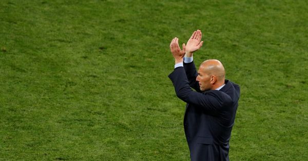 Foto: Zidane aplaude en el Olímpico de Kiev. (Reuters)