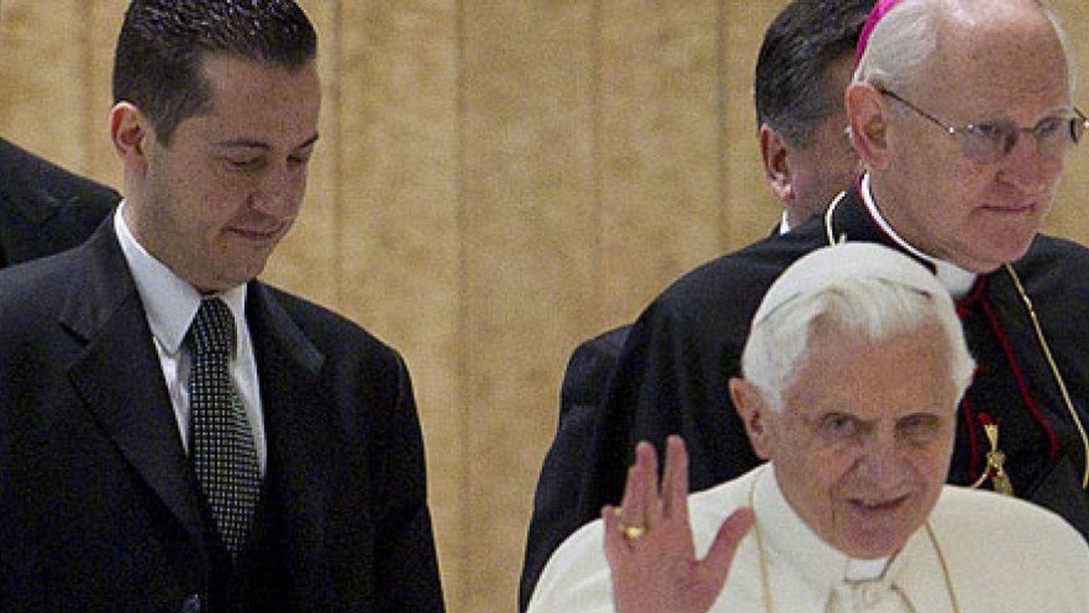 Detienen en el Vaticano al mayordomo del Papa por filtrar documentos confidenciales
