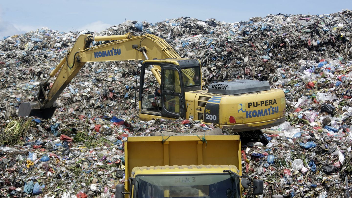 El 48% de los residuos españoles acaba en los vertederos. Foto: EFE