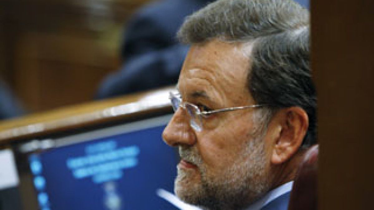 Rajoy: "No me ha llamado nadie de Moncloa para hablar de la crisis"