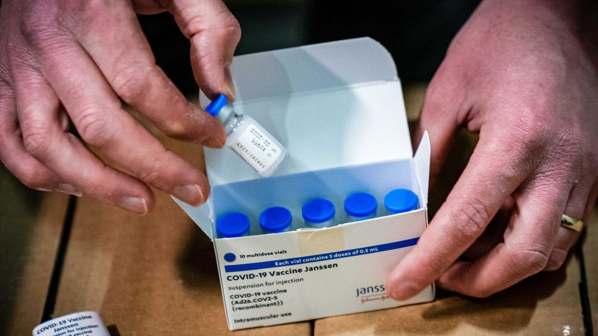 Madrid destina las primeras 20.900 vacunas de Janssen a los grandes dependientes