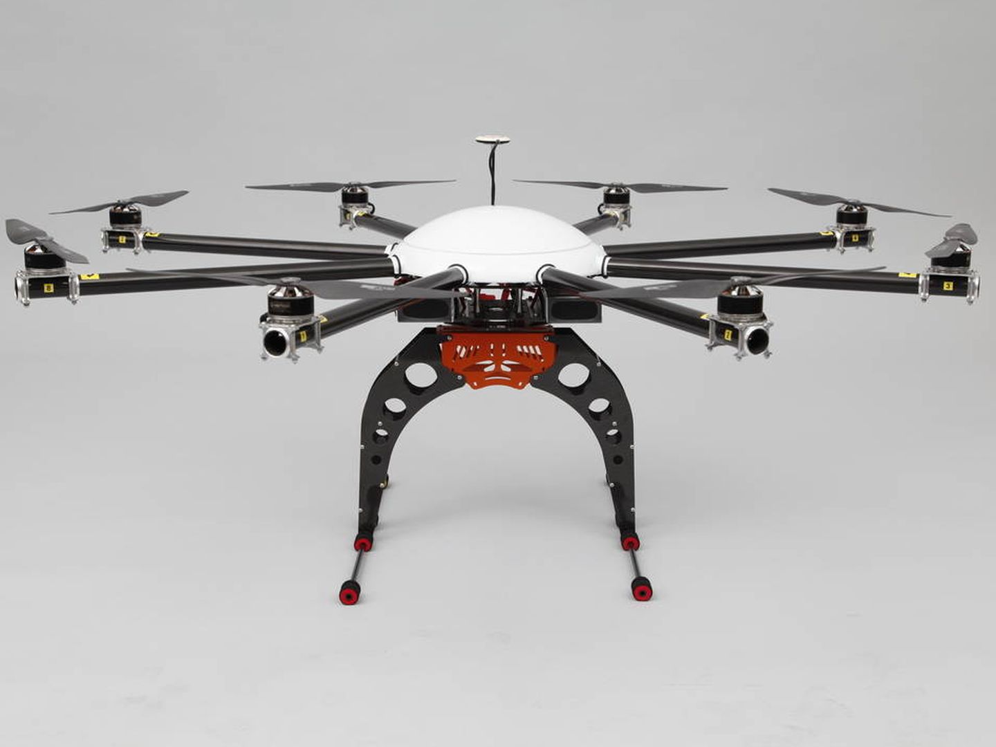 Uno de los clientes de Aerotools es Red Eléctrica. En la imagen, uno de los drones que han utilizado.