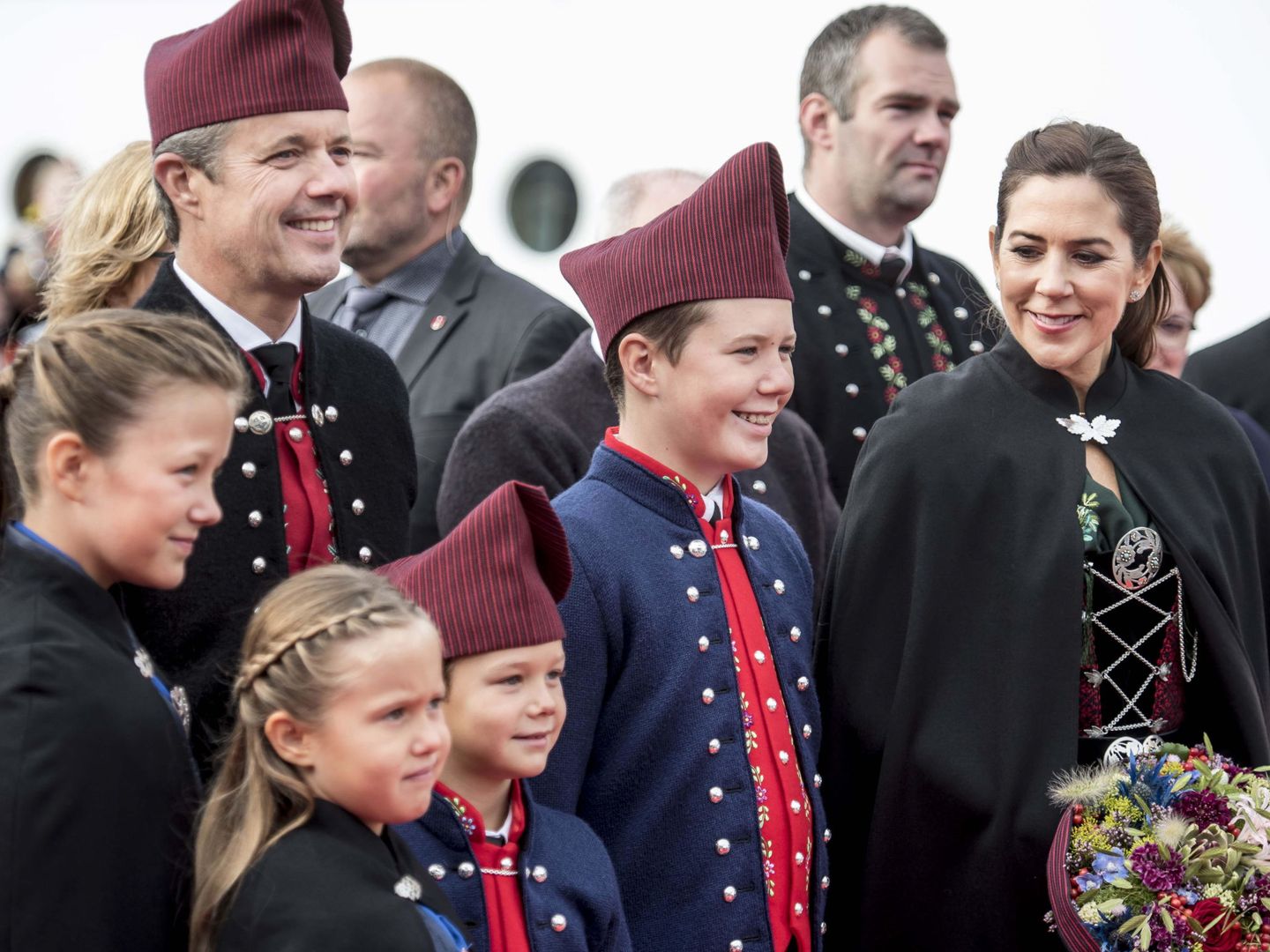 Federico y Mary de Dinamarca con sus cuatro hijos. (Reuters)