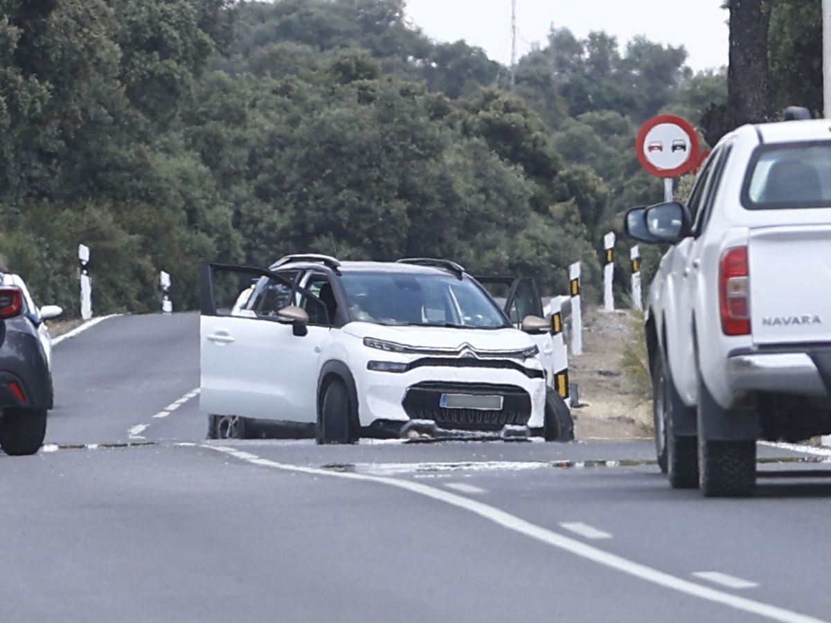 Foto: El vehículo en el que fue asaltado Borja Villacís. (EFE(